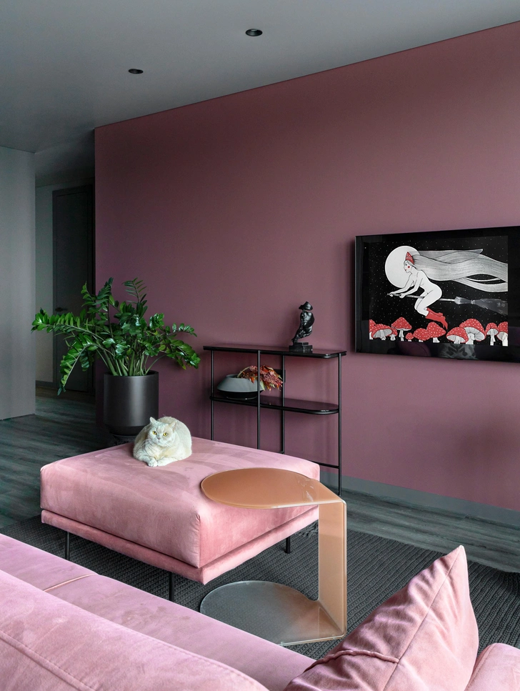 Обои под покраску, малярный флизелин Nortex. Краска Samtex 7, Caparol. Ковер, Belkinhome. Пуф, Divan.by. Столик, консоль, ваза, Calligaris. | Источник: Виталина Ворошкевич. Стиль: Юлия Поздняк