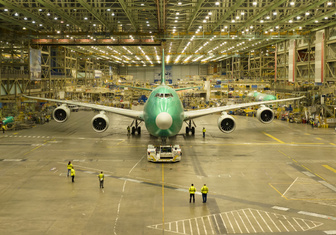 Последний в истории лайнер Boeing 747 покинул завод