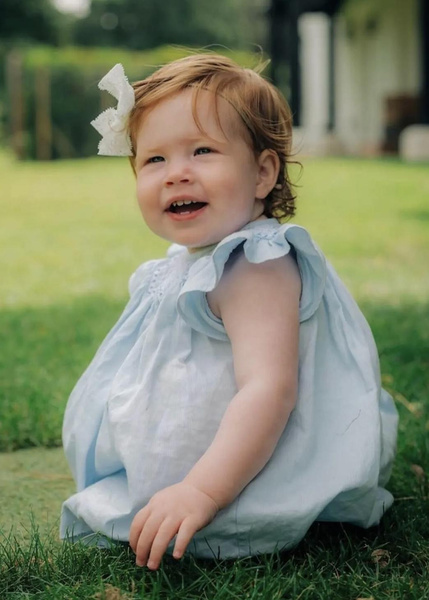 Первый выход в свет принцессы Лилибет — дочери принца Гарри и Меган Маркл