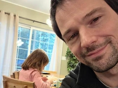Американской дочери Козловского — 6 лет! Актер показал редкие кадры с Одой Валентиной