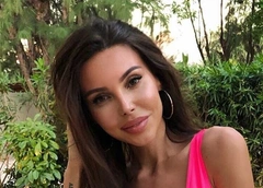 Оксана Самойлова уедет рожать за границу