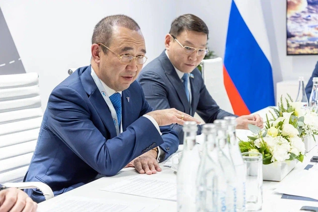 Айсен Николаев обсудил вопросы Ленского моста и субсидируемых авиаперелетов Якутии | Источник: Айсен Николаев, Глава Республики Саха (Якутия). Официальный канал. / T.me