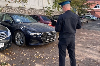 Уфимец задолжал 12 млн и лишился Mercedes и Audi