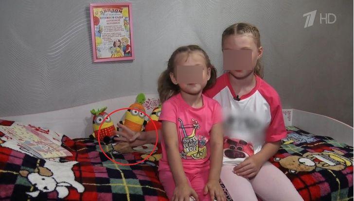 Мать 8-летней девочки, показавшей «жест помощи» на Первом канале, говорит, что все срежиссировано