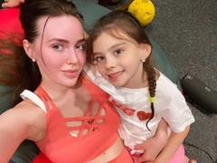 7-летняя гимнастка-сестра Анастасии Тарасовой считает, что молодая мать изнуряет себя спортом