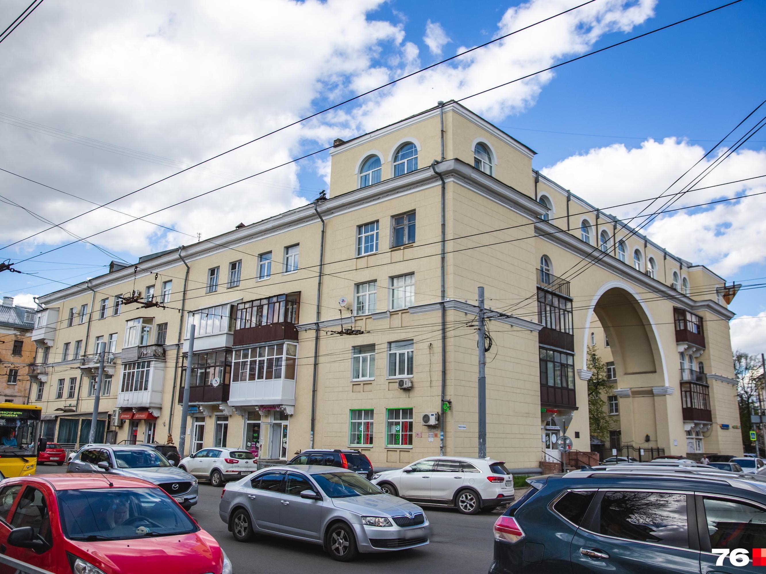 <p>Раньше в этом доме располагался свадебный салон Елены Блиновской</p>