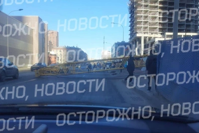 Кран рухнул на стройке Sezar Tower в Москва-Сити