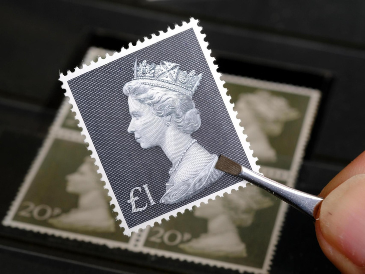 Сапожник без сапог: что не так с первыми почтовыми марками короля Карла III