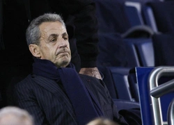 Нет пижам и сырой багет: Николя Саркози написал мемуары про 20 дней в тюрьме