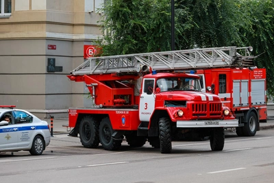 В Красноярске на 12 этаже высотки вспыхнул пожар, спасли ребенка