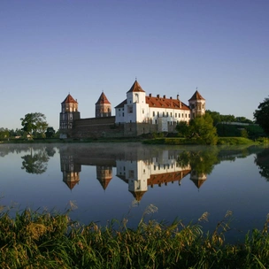 Замковые тайны: куда поехать в Белоруссии за средневековой романтикой и легендами о привидениях