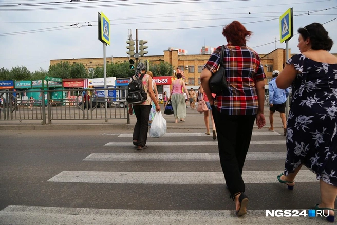 Возле Торгового центра на правом берегу | Источник: Артем Ленц / NGS24.RU