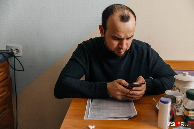 Новый iPhone за 15 тысяч: россиянин раскрыл обновленную схему обмана в мессенджерах | Источник: Ирина Шарова / 72.RU
