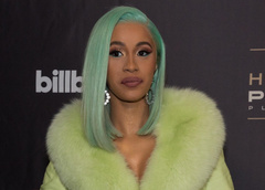 Не то помидор, не то планета: самое странное платье в коллекции Cardi B