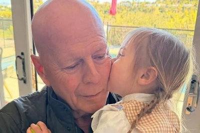 Редкий кадр с внучкой и важные слова: как Брюс Уиллис отметил 71-й день рождения