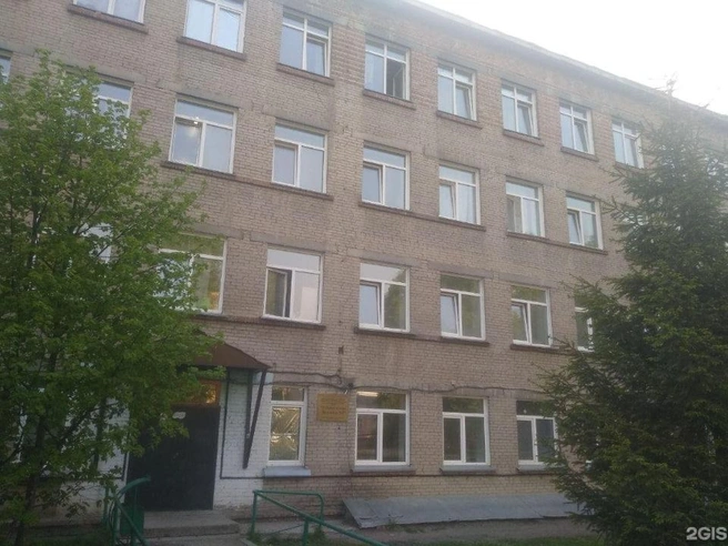 Здание больницы находится на улице Петропавловской, 8 | Источник: 2ГИС