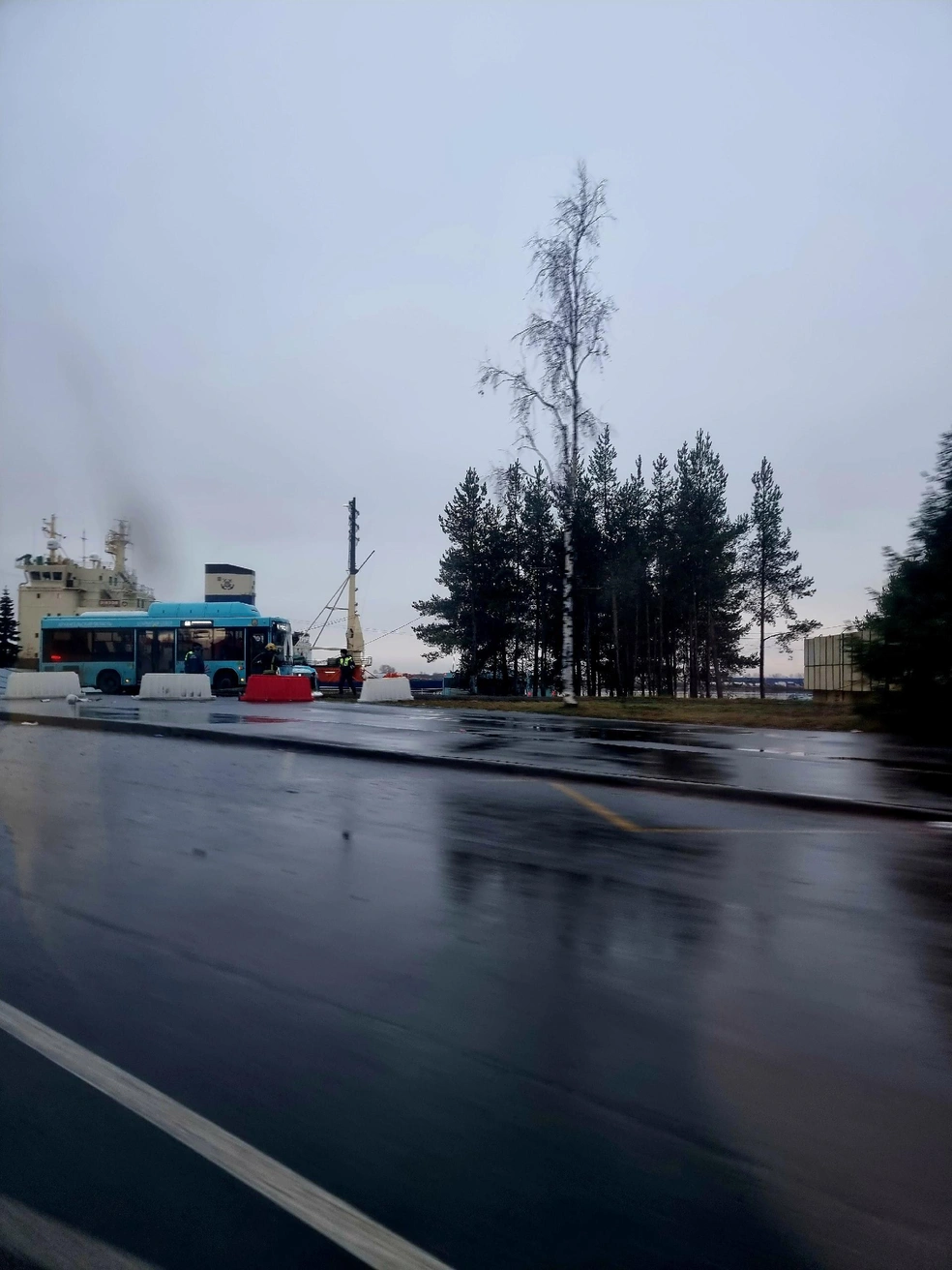Из автобуса пошел дым | Источник: Жесть Архангельск / Vk.com