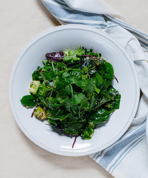 Летняя кухня: готовим аджапсандал и зеленый салат