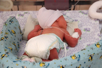 В Тюмени в кузове машины нашли новорожденную