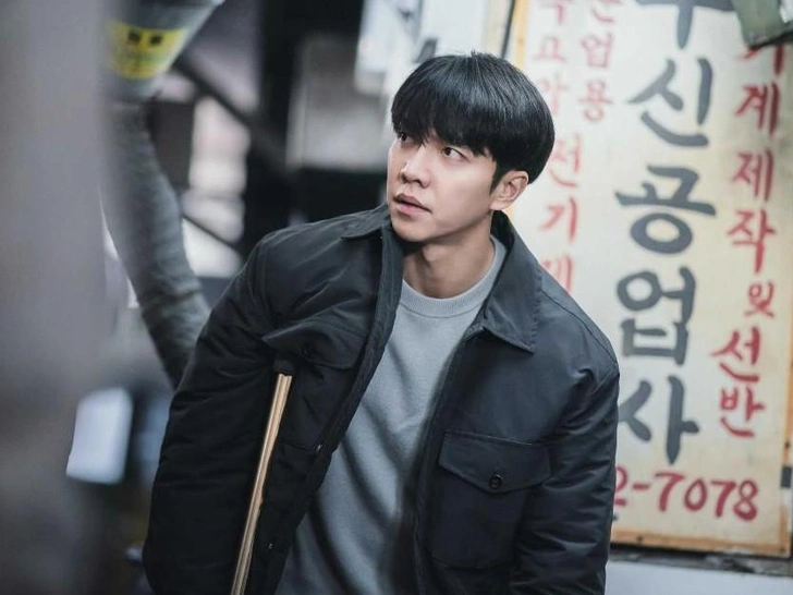 Ли Сын Ги в роли Чон Ба Рыма | Источник: Кадр из дорамы «Мышь»