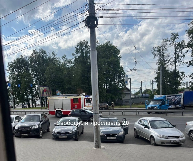 В Ярославле произошла авария | Источник: «Свободный Ярославль» / Vk.com
