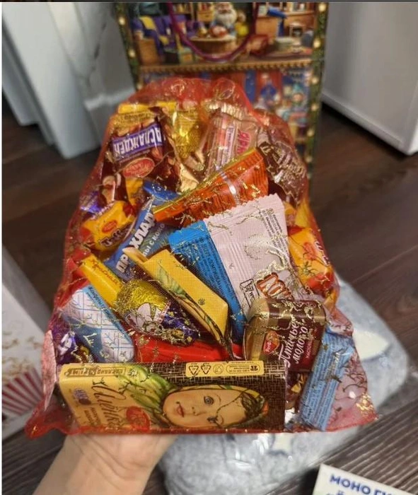 Набор конфет в наборе весьма внушительный | Источник: «Авито»