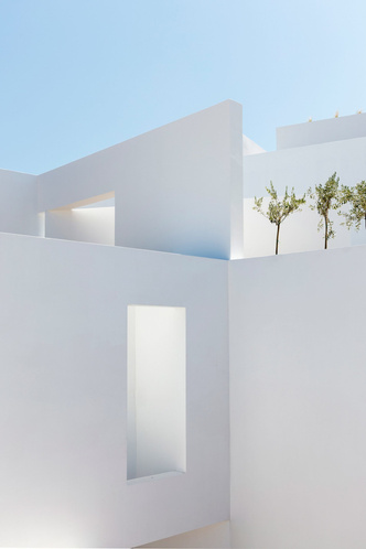 Белоснежная вилла на Санторини от Kapsimalis Architects (фото 2.1)