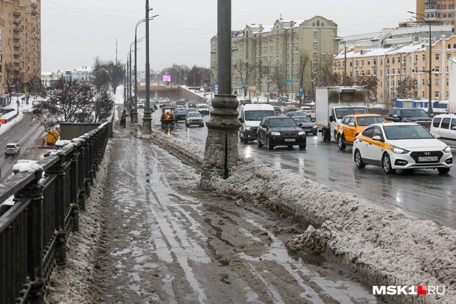 Слякоть в марте — точно к потеплению. Мы проверяли! | Источник: Артем Устюжанин / MSK1.RU