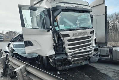 Фура вылетела на встречку в Воронежской области: четверо пострадавших