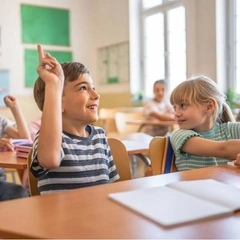 «Можно выйти?» — уролог рассказал, почему нельзя запрещать детям выходить в туалет во время уроков