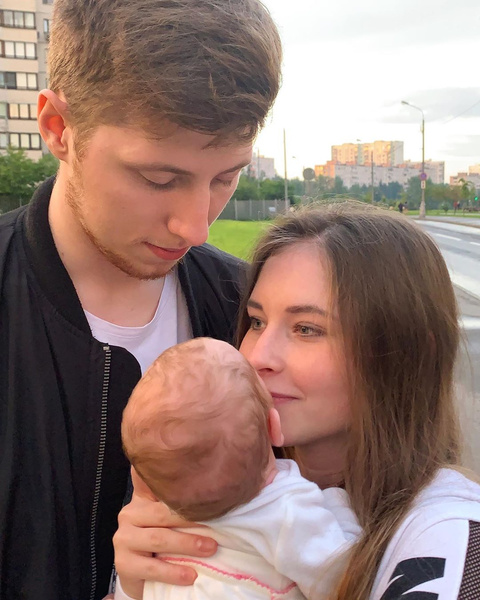 22-летняя Юлия Липницкая месяц скрывала, что родила дочь