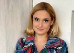 «Так не хотела идти на химию, что помыла голову и открыла окно»: Мишулина, Матросов, Ланская о педагогах в День учителя