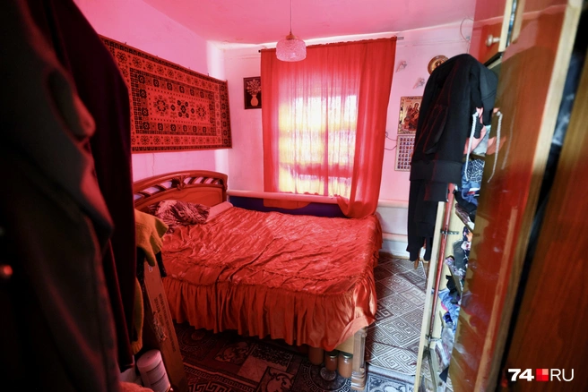 Комната родителей. Раньше на этом дом и заканчивался | Источник: Наталья Лапцевич
