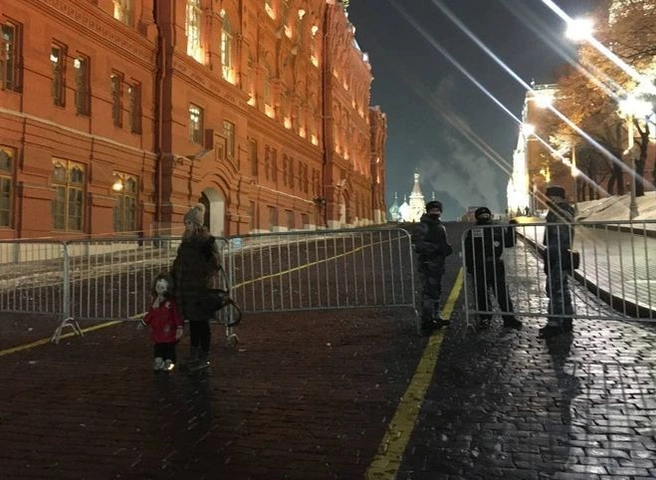 В центр Москвы и Санкт-Петербурга стянули полицию | ya62.ru