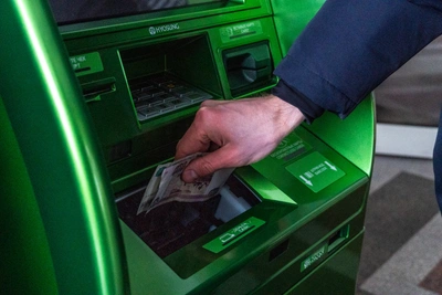 Омичке задержали выплату пособия по безработице на две недели