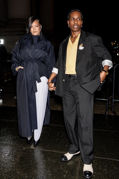 Возвращение фэшн-королевы: первое появление Рианны на красной дорожке после рождения третьего ребенка — на CFDA Awards 2025 | Источник: ROGA/Copyright © 2025 BACKGRID, Inc.