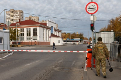 Петербуржец получил штраф за помощь водителям на М11