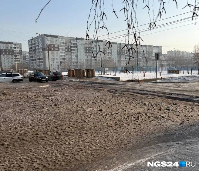 На льдянке тоже не покатаешься | Источник: читатель NGS24.RU (Денис)