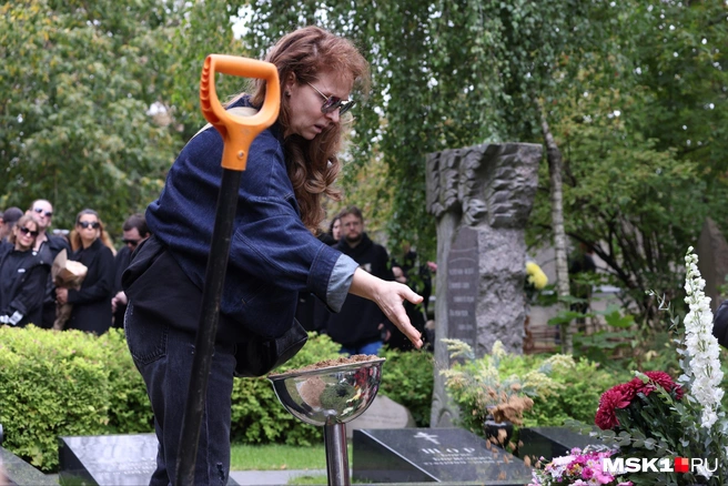 Актриса Агриппина Стеклова не смогла сдержать слез | Источник: Татьяна Спиридонова / MSK1.RU