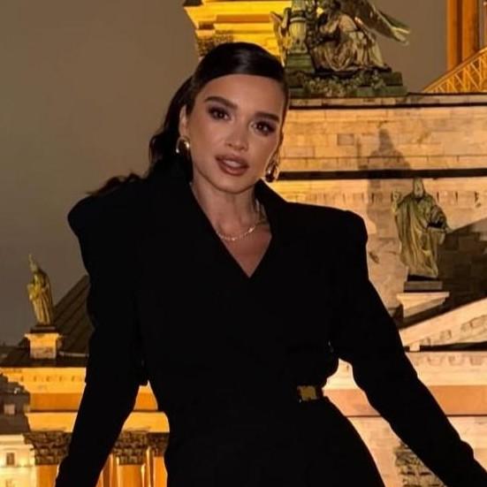 «Будьте добрее!»: Ксения Бородина вывезла мужа и детей в Таиланд отмечать Новый год