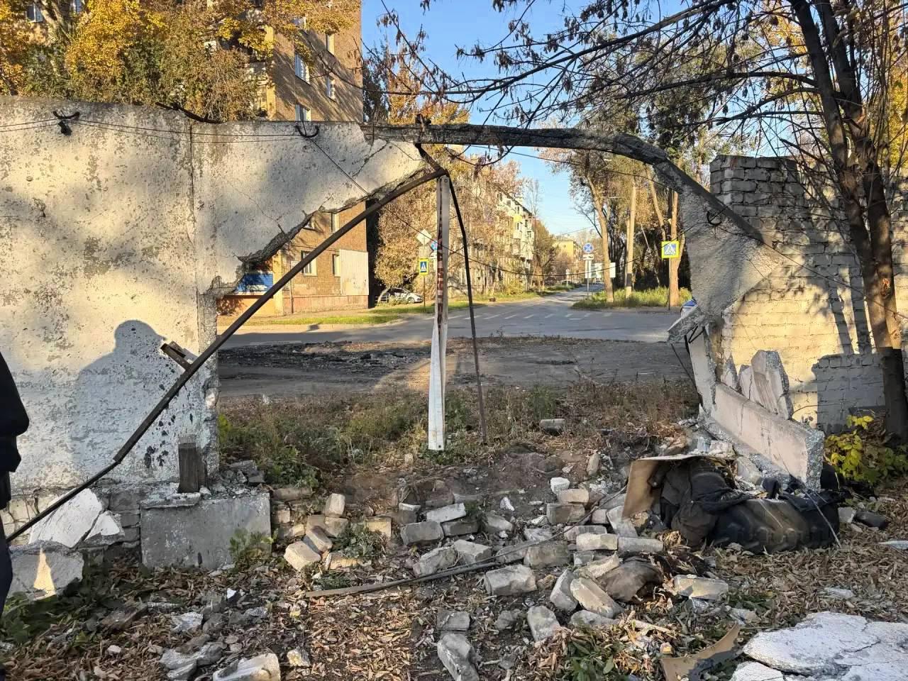 В Самаре иномарка протаранила бетонную стену. Водитель погиб — фото с места