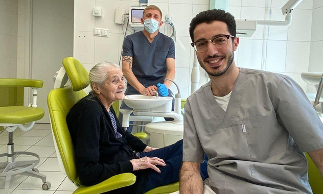 Московские дантисты удалили 101-летней бабушке зуб, который пережил Сталина