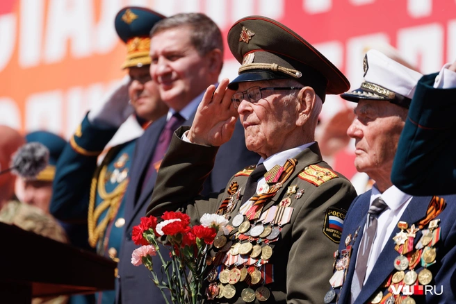 Ветеран&nbsp;— регулярный участник парадов Победы | Источник: Алексей Волхонский / V1.RU