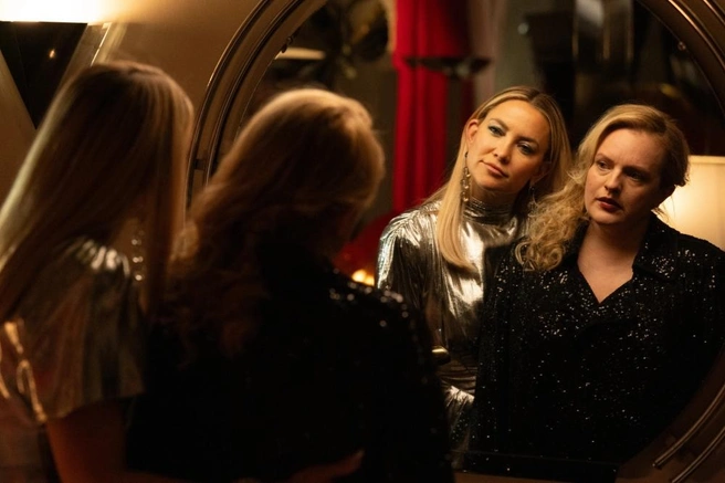 Спорттық фигуралары бар әдемі қыздарды көрсететін порно