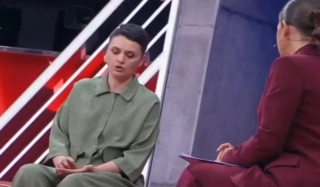 Воспитательница Елена рассказала, что ее знакомый попросил приютить ненадолго его дочь Таню и оставил ее навсегда | Источник: программа «Мужское и женское»