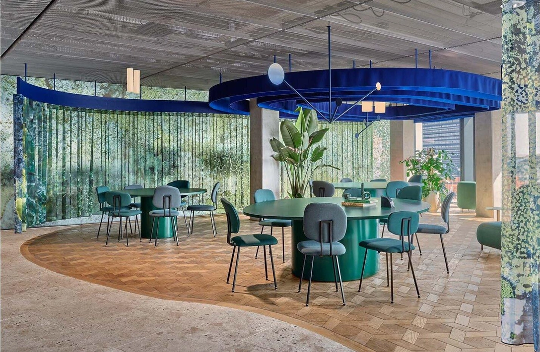 Ресторан в штаб-квартире Booking в Амстердаме | Источник: Мартен Виллемштайн