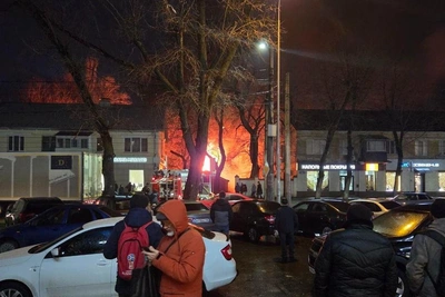 Сараи вновь загорелись на улице Донбасской в Воронеже