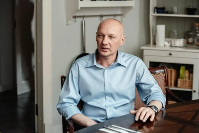 Kozak finds love despite gap