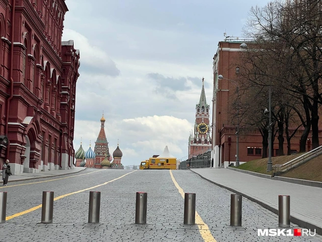 Красную площадь временно закрыли для посещения | Источник: Елена Халматова / MSK1.RU