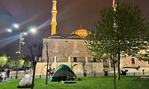 На улицах Стамбула появились тысячи палаток — что происходит в Турции? Фото
